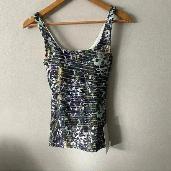 NWT LULULEMON AMALA  TANK FLORAL SPORT 4 - Picture 3 of 7